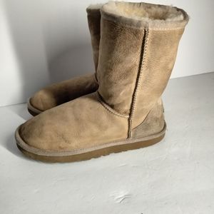UGG BOOTS